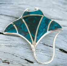 Load image into Gallery viewer, Oceanic Manta Necklace

