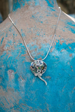Load image into Gallery viewer, Stingray Necklace
